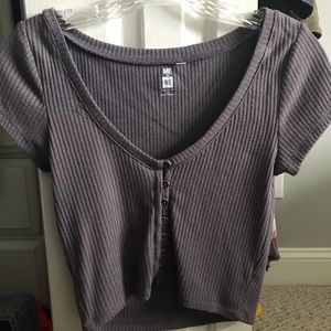 Button cropped deep purple T